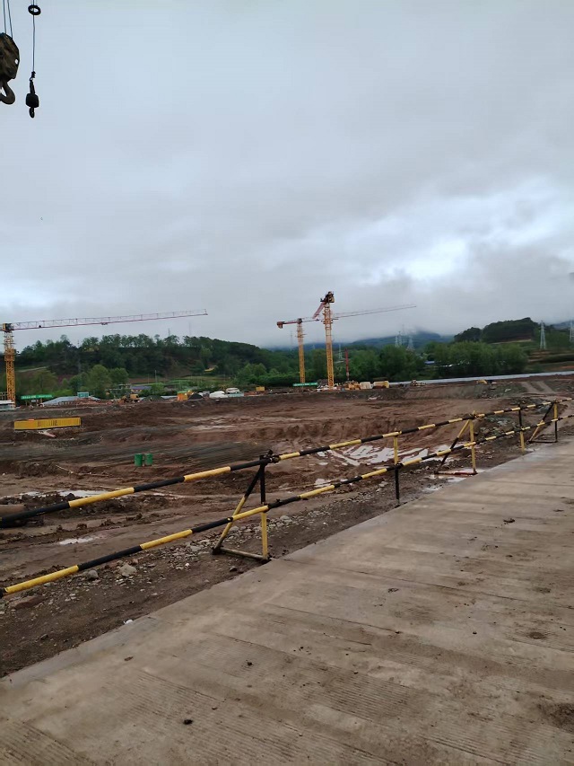 涼山州昭覺縣第三，第四初級(jí)中學(xué)鋼管租賃